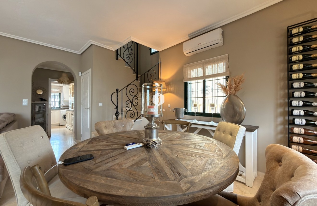 Aus zweiter Hand - Villa -
Orihuela Costa - Los Doses