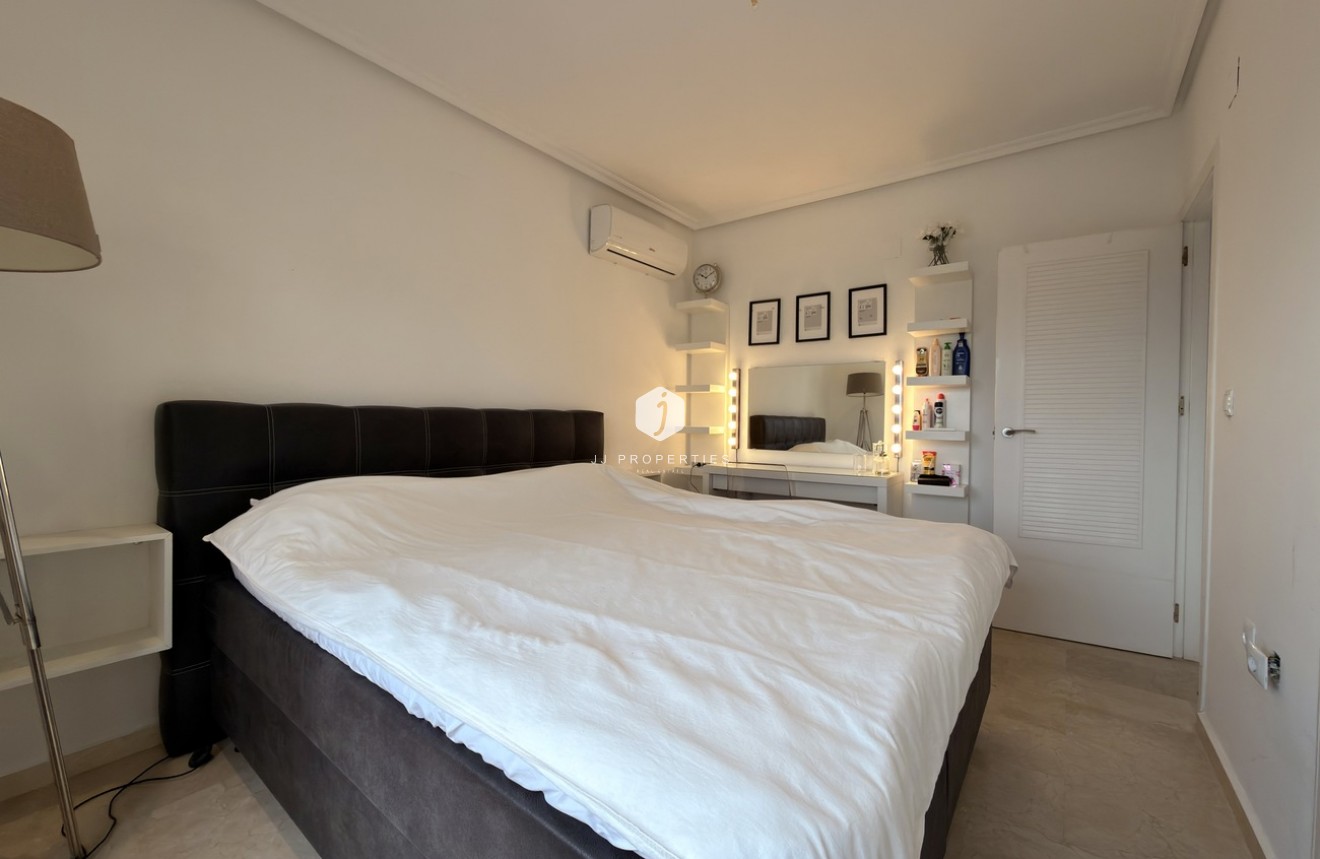 Aus zweiter Hand - Villa -
Orihuela Costa - Los Doses