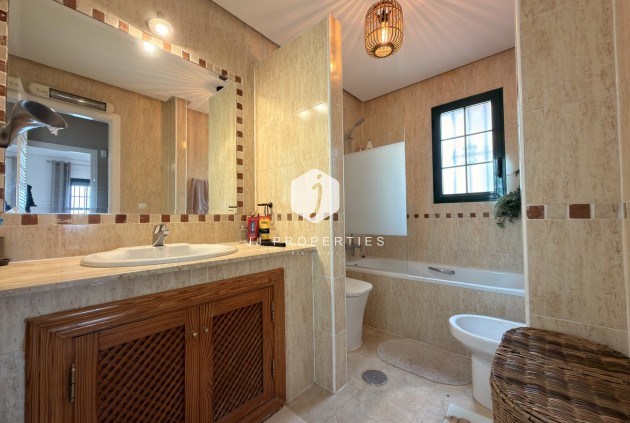 Aus zweiter Hand - Villa -
Orihuela Costa - Los Doses