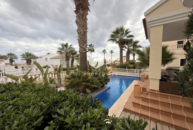 Aus zweiter Hand - Villa -
Orihuela Costa - Los Doses