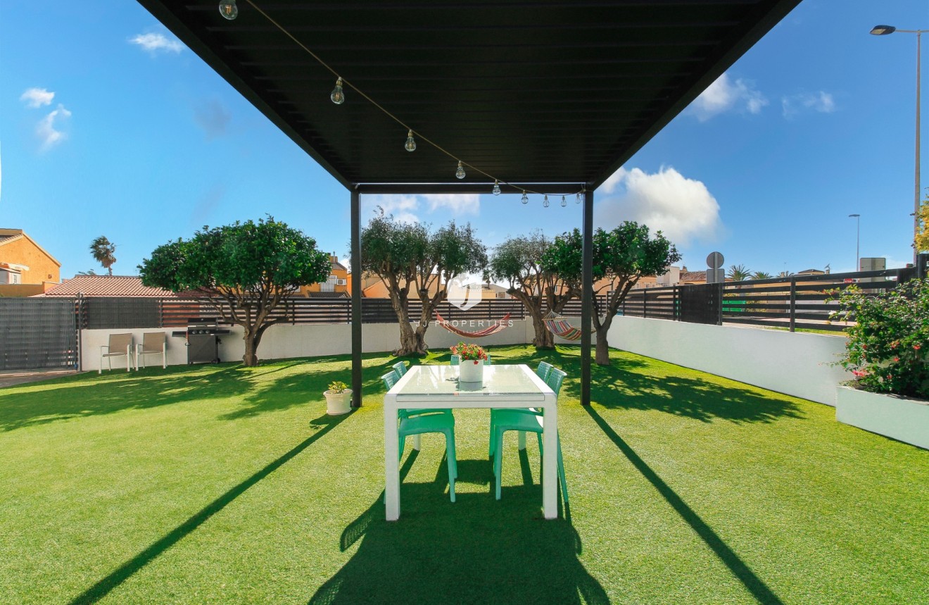 Segunda mano - Chalet -
Torrevieja - Costa Blanca