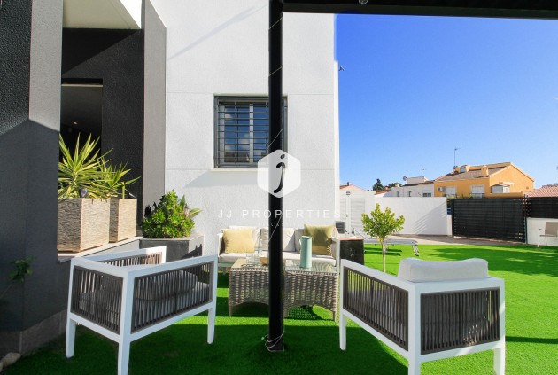 Segunda mano - Chalet -
Torrevieja - Costa Blanca