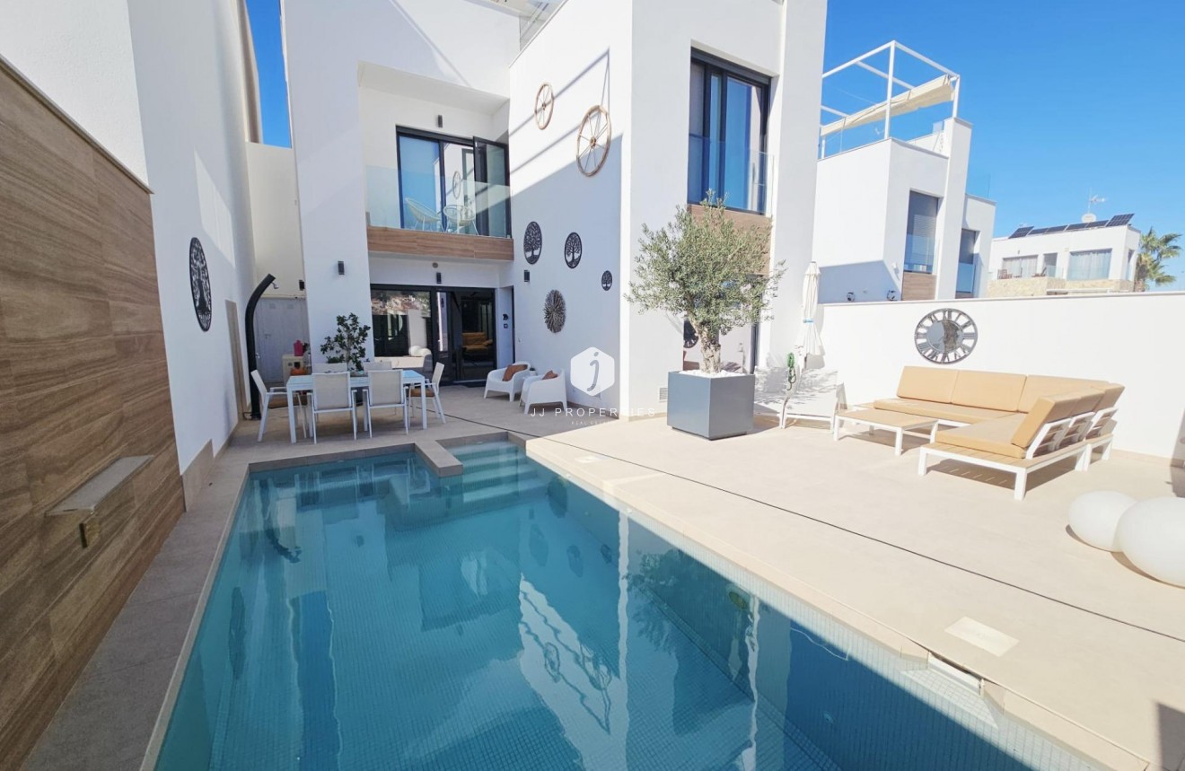 Aus zweiter Hand - Villa -
Benijofar - Benimar