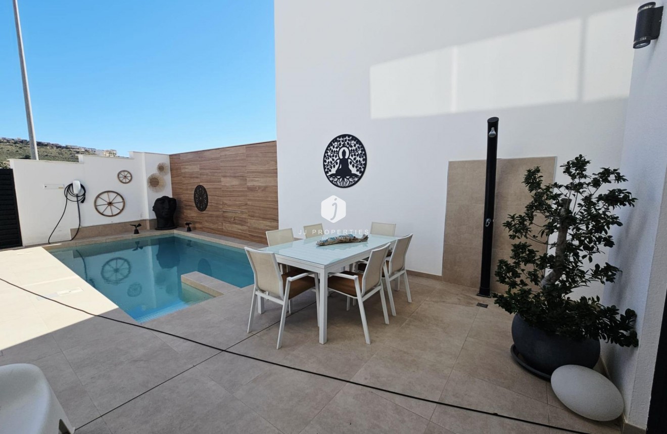 Aus zweiter Hand - Villa -
Benijofar - Benimar