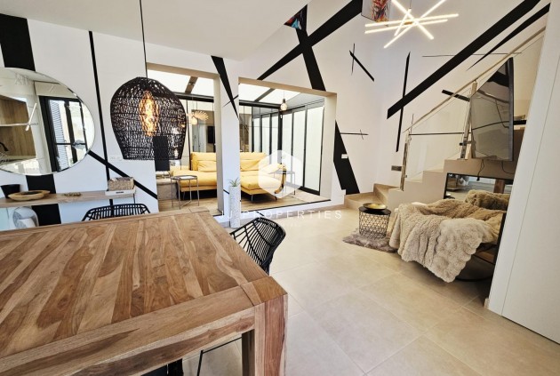 Aus zweiter Hand - Villa -
Benijofar - Benimar