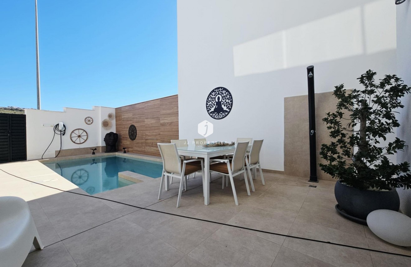 Aus zweiter Hand - Villa -
Benijofar - Benimar