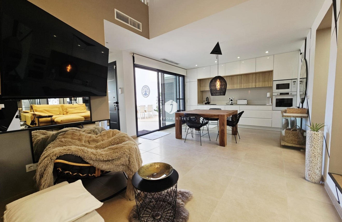 Aus zweiter Hand - Villa -
Benijofar - Benimar