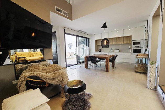 Aus zweiter Hand - Villa -
Benijofar - Benimar