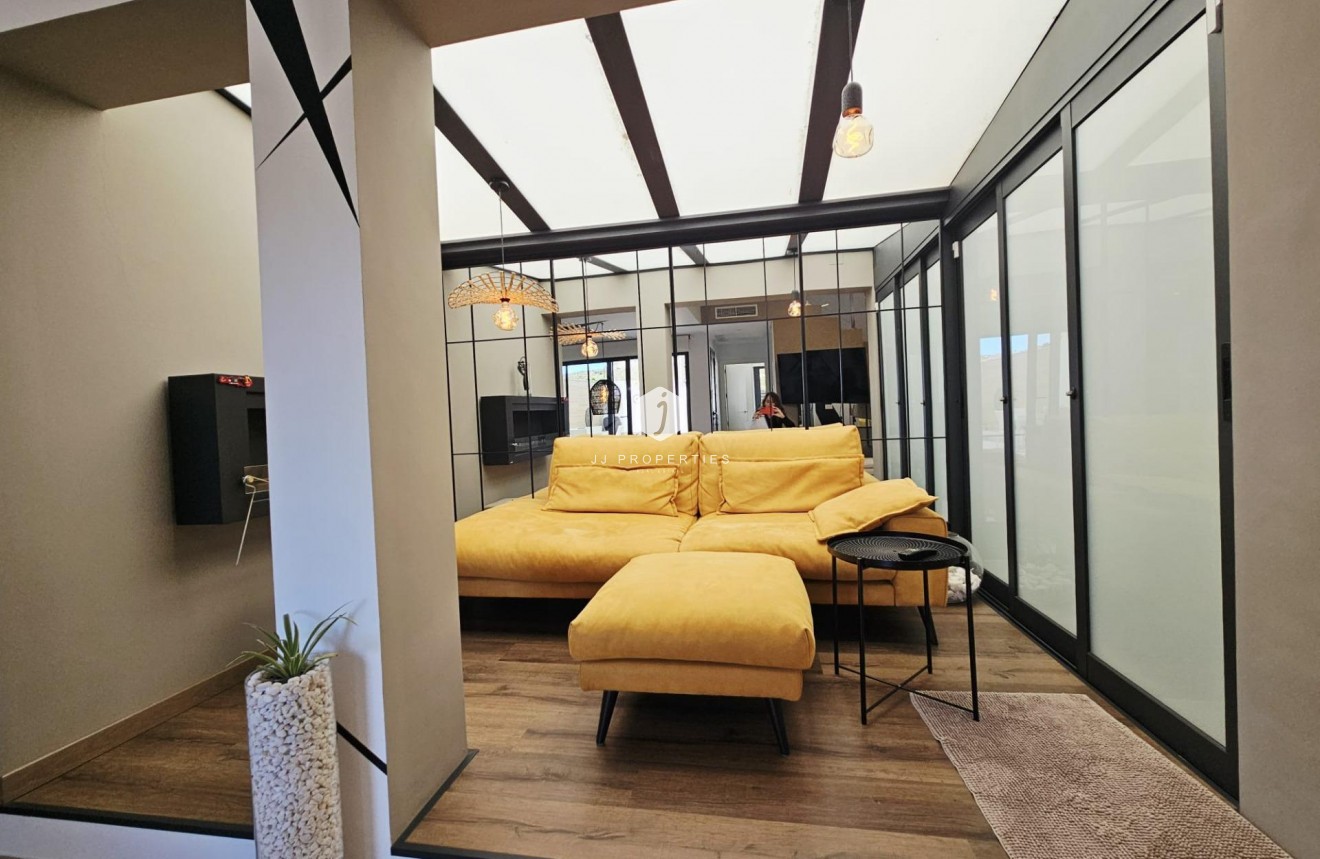 Aus zweiter Hand - Villa -
Benijofar - Benimar