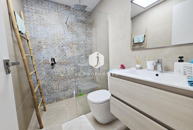 Aus zweiter Hand - Villa -
Benijofar - Benimar