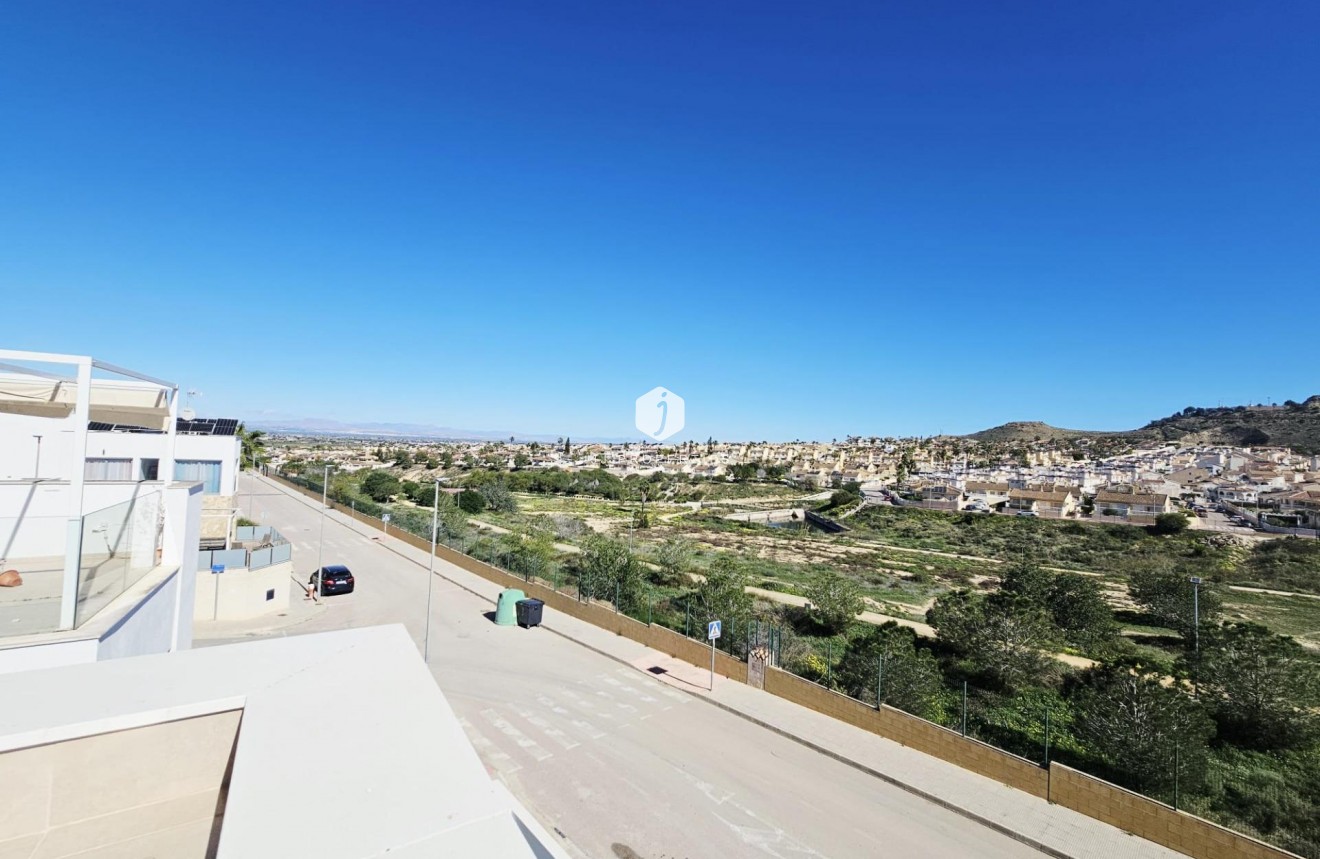 Aus zweiter Hand - Villa -
Benijofar - Benimar