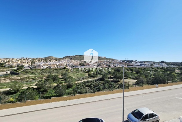 Aus zweiter Hand - Villa -
Benijofar - Benimar