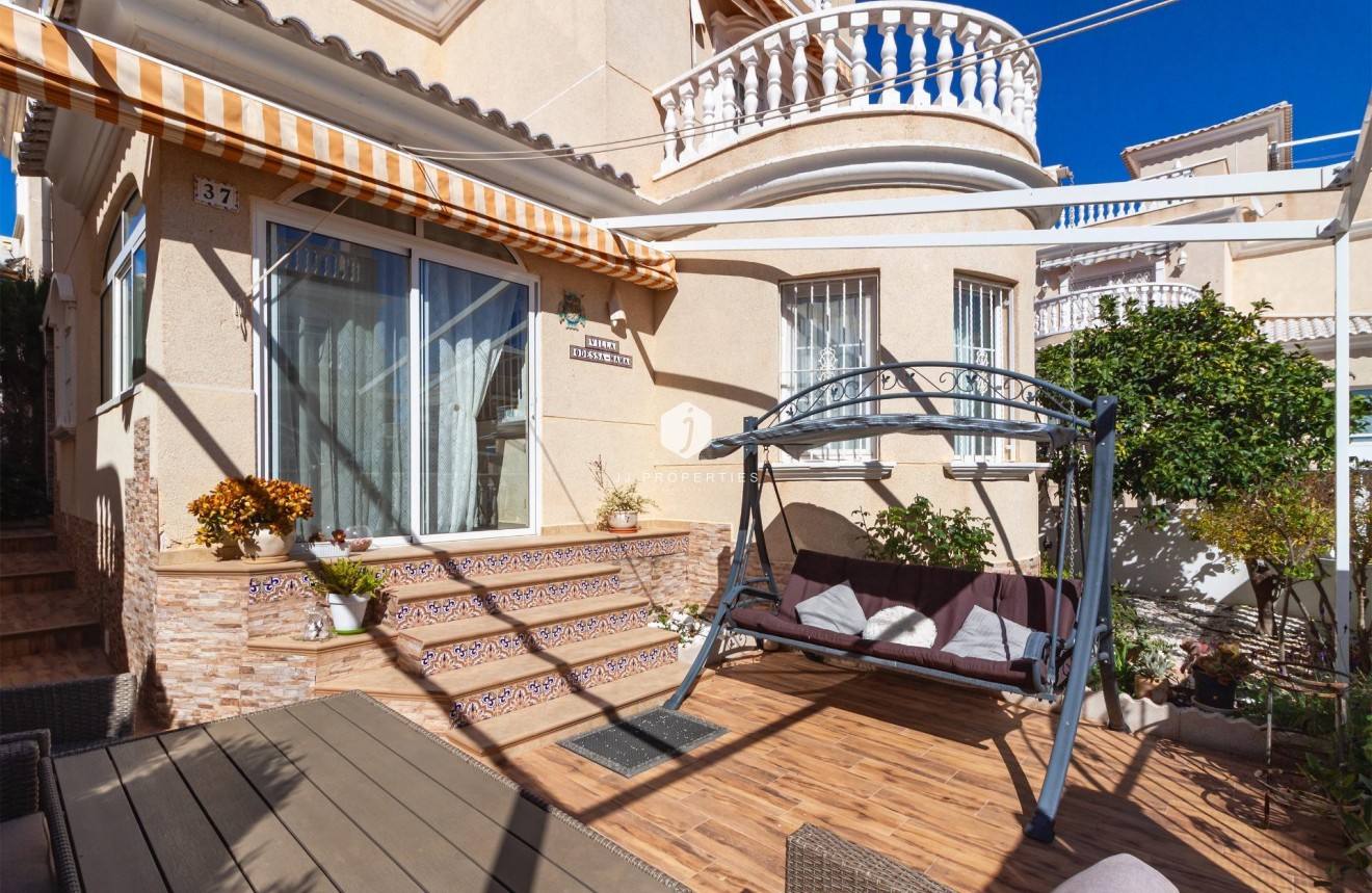 Segunda mano - Villa -
Orihuela Costa - Los Almendros-la Florida