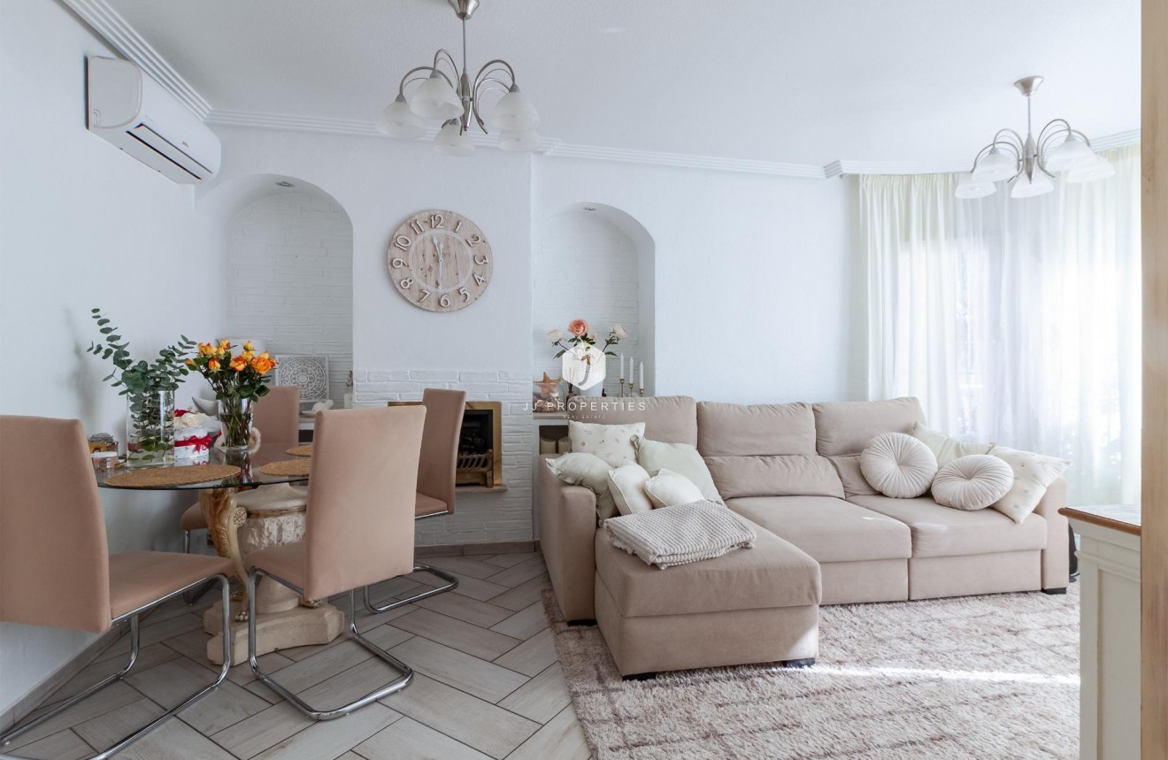 Segunda mano - Villa -
Orihuela Costa - Los Almendros-la Florida