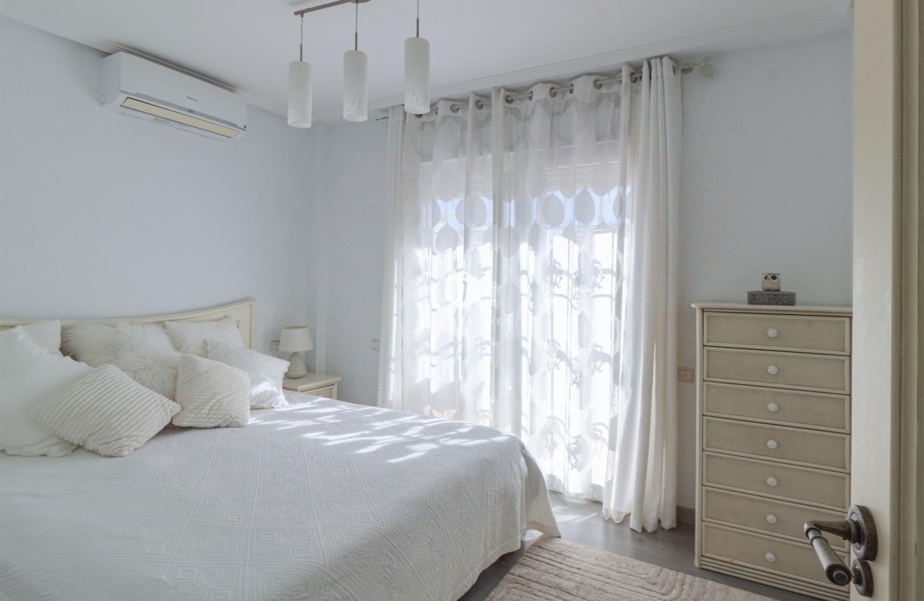 Segunda mano - Villa -
Orihuela Costa - Los Almendros-la Florida