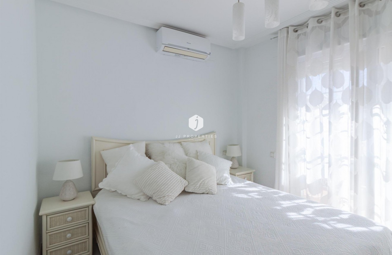 Segunda mano - Villa -
Orihuela Costa - Los Almendros-la Florida