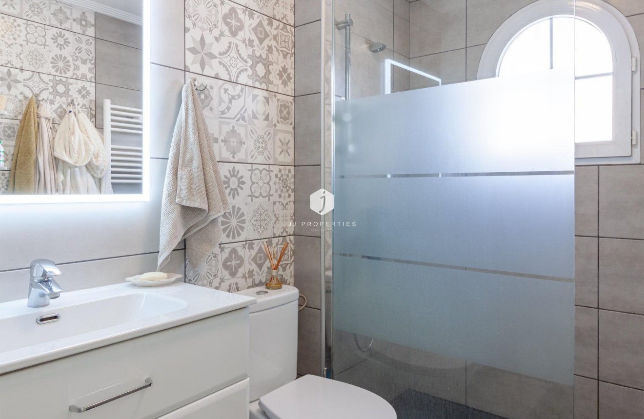 Segunda mano - Villa -
Orihuela Costa - Los Almendros-la Florida