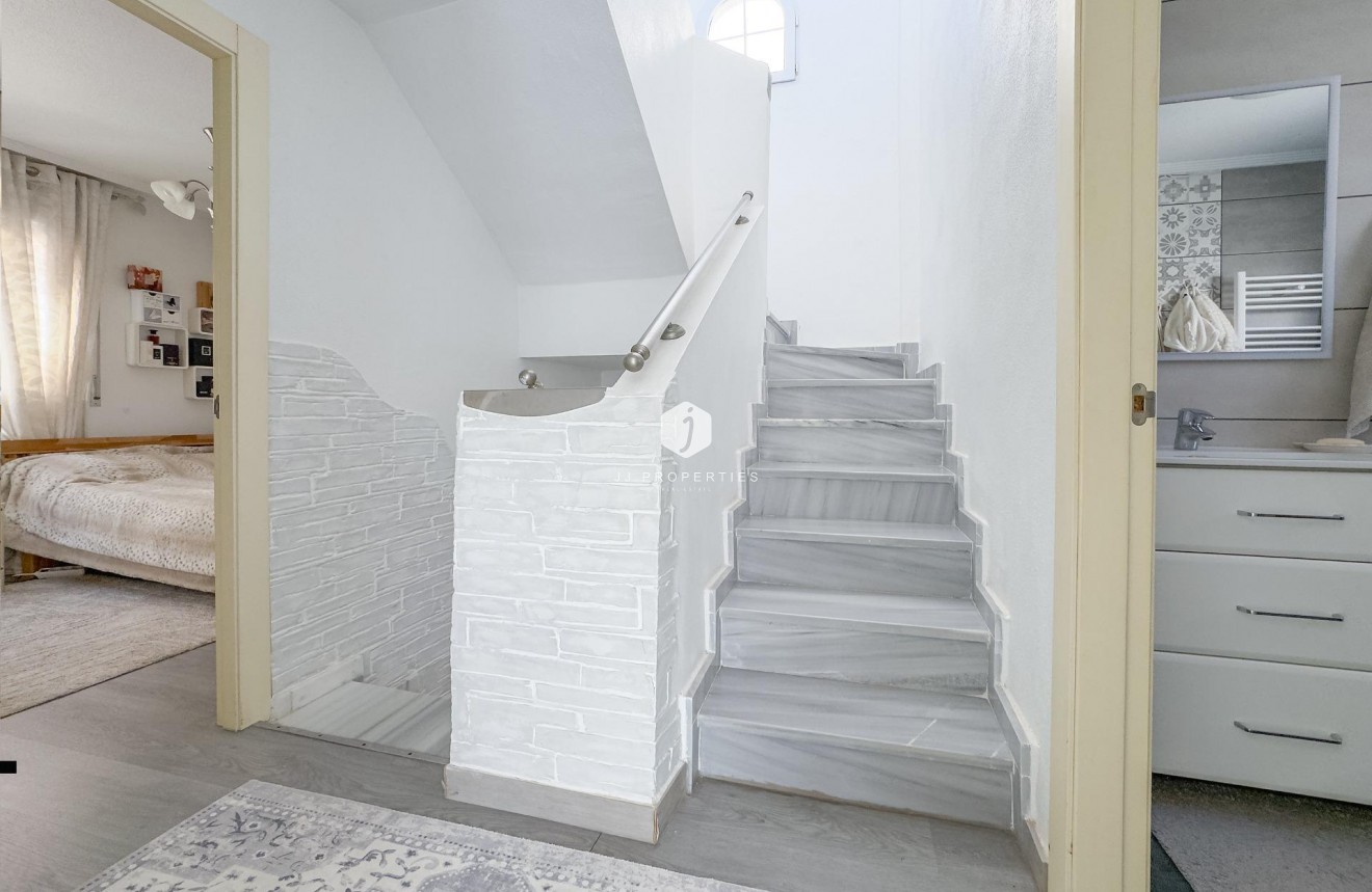 Segunda mano - Villa -
Orihuela Costa - Los Almendros-la Florida