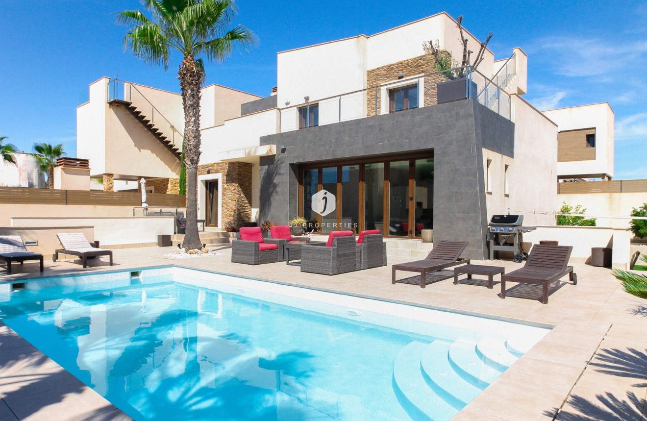 Aus zweiter Hand - Villa -
Torrevieja - Costa Blanca