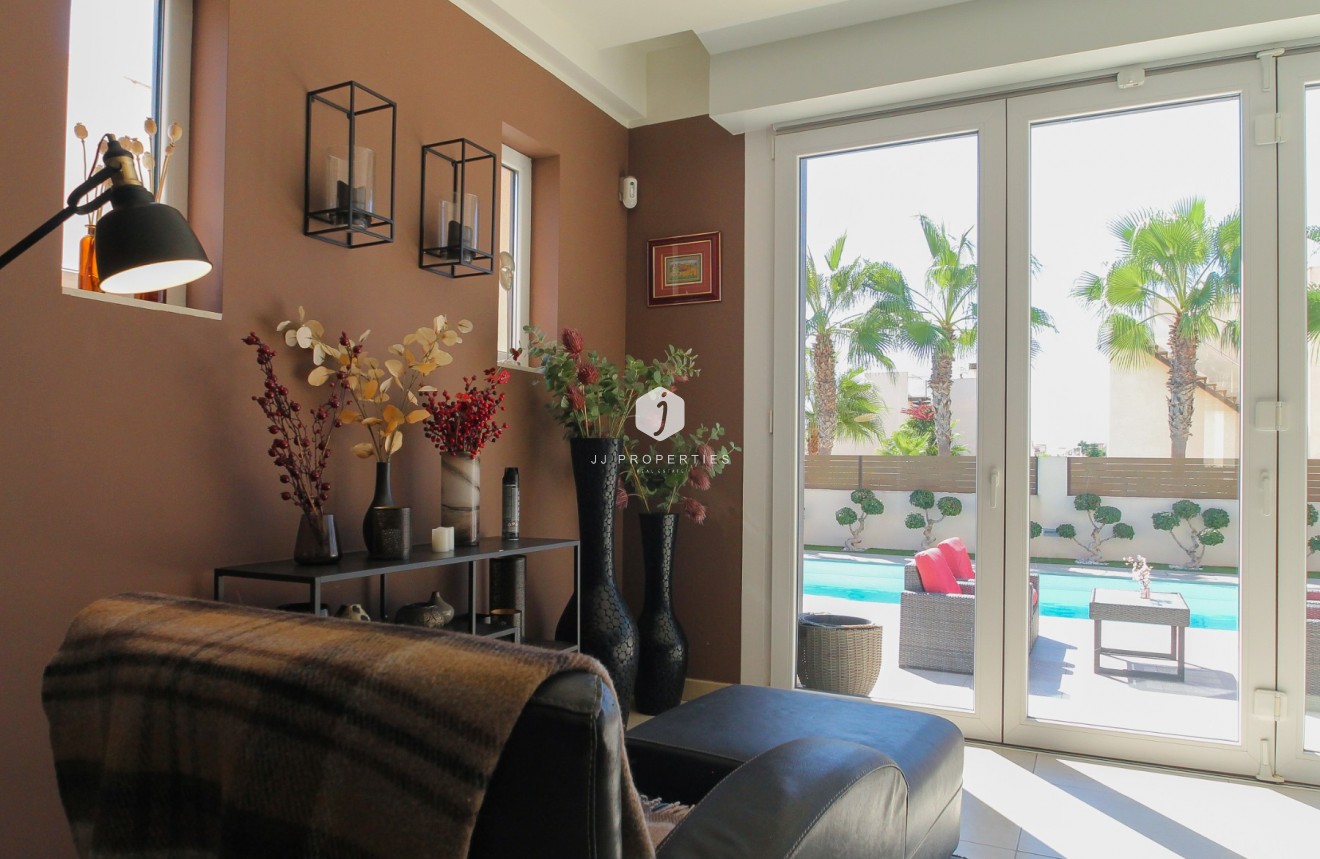 Aus zweiter Hand - Villa -
Torrevieja - Costa Blanca