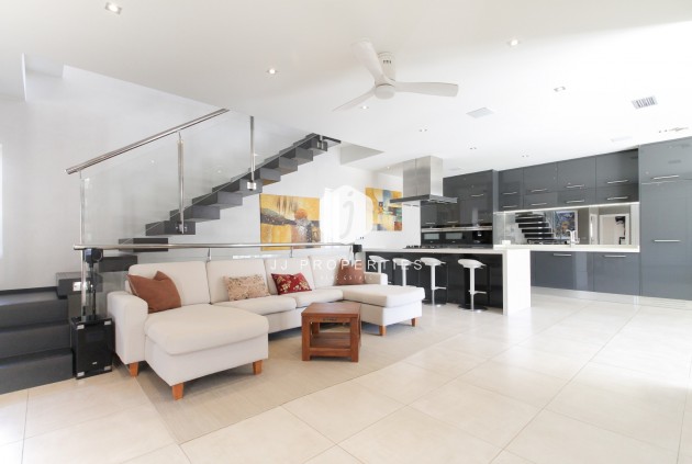 Aus zweiter Hand - Villa -
Torrevieja - Costa Blanca