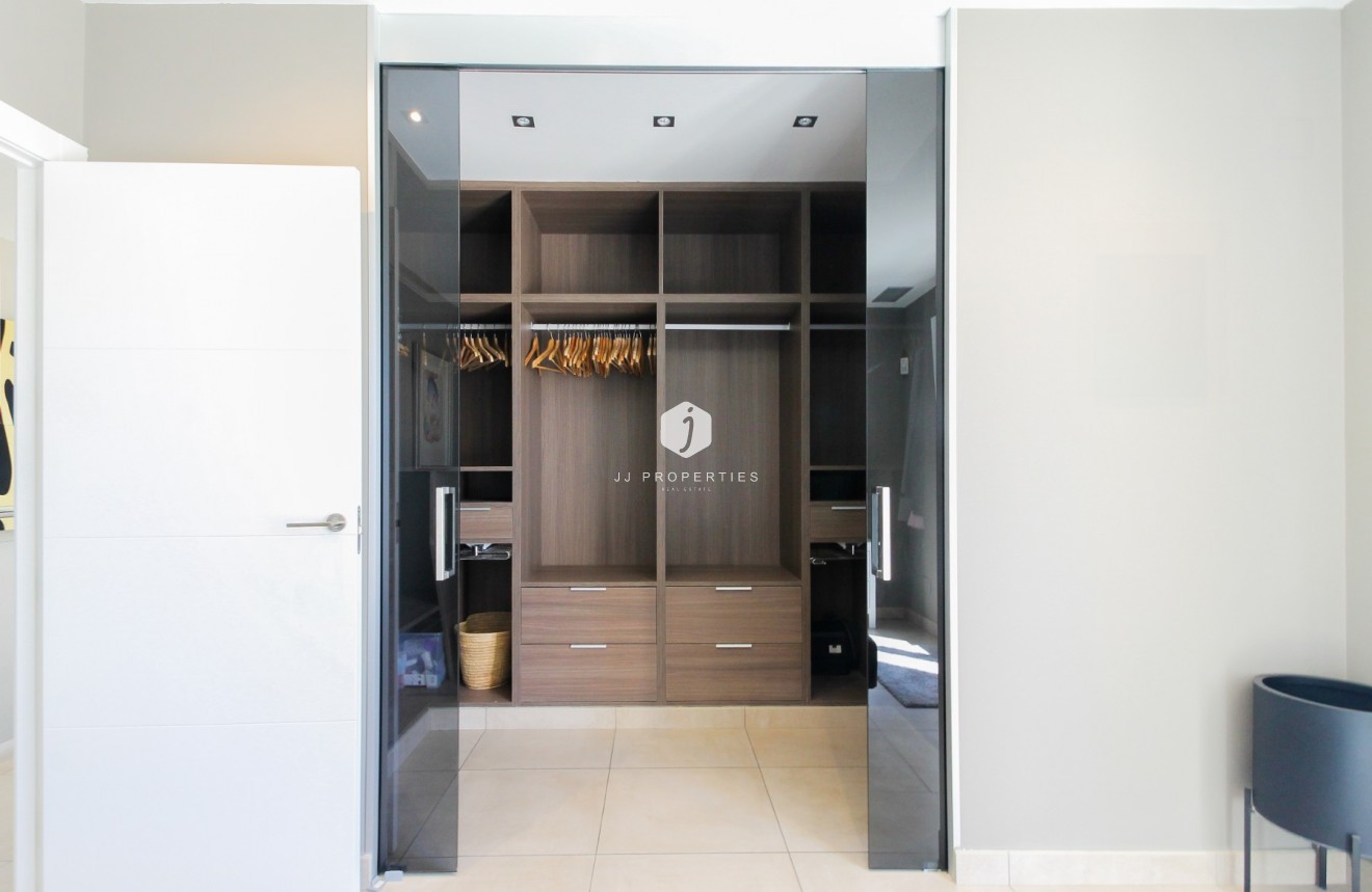 Aus zweiter Hand - Villa -
Torrevieja - Costa Blanca