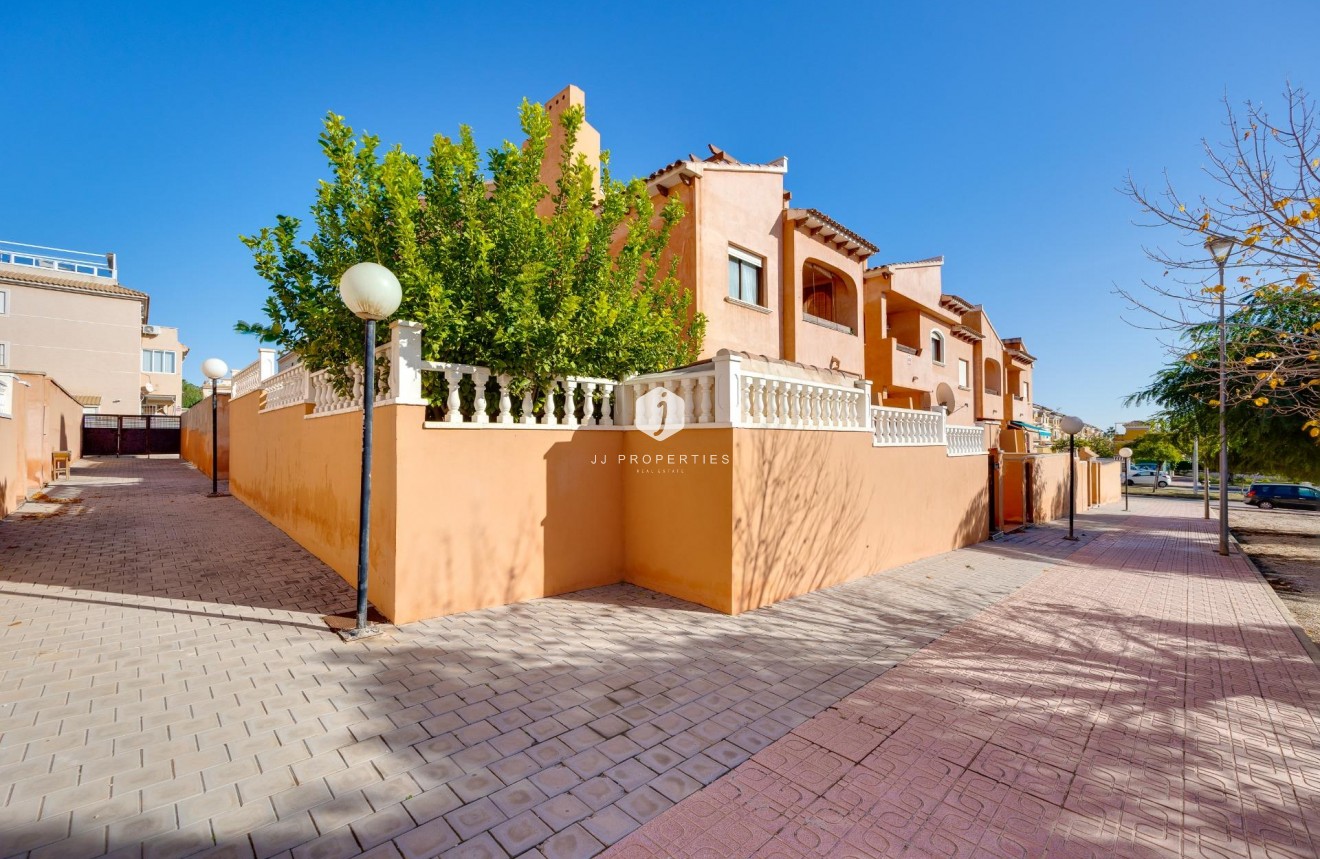 Aus zweiter Hand - Bungalow -
Torrevieja - aguas nuevas