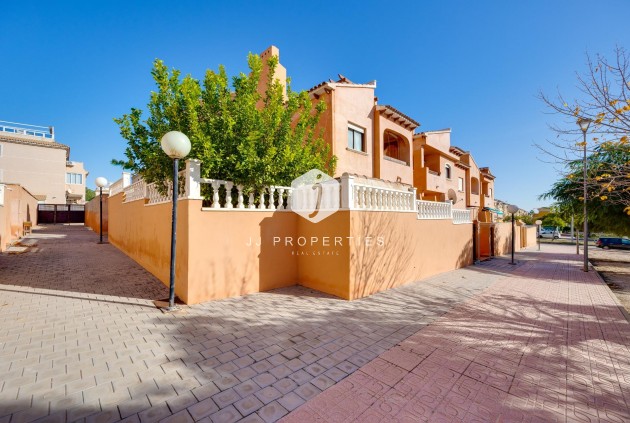 Aus zweiter Hand - Bungalow -
Torrevieja - aguas nuevas