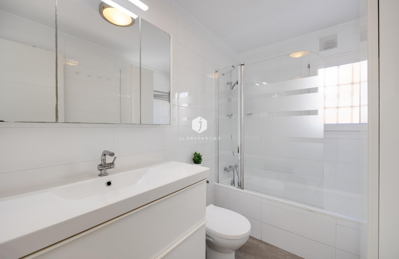 Aus zweiter Hand - Bungalow -
Torrevieja - aguas nuevas