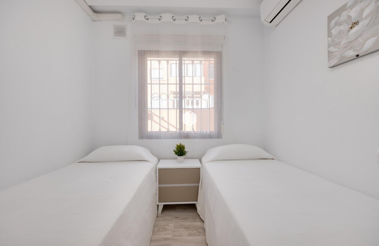 Aus zweiter Hand - Bungalow -
Torrevieja - aguas nuevas