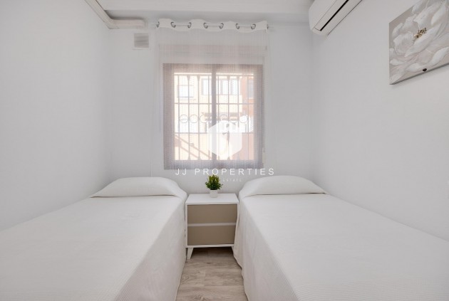 Aus zweiter Hand - Bungalow -
Torrevieja - aguas nuevas