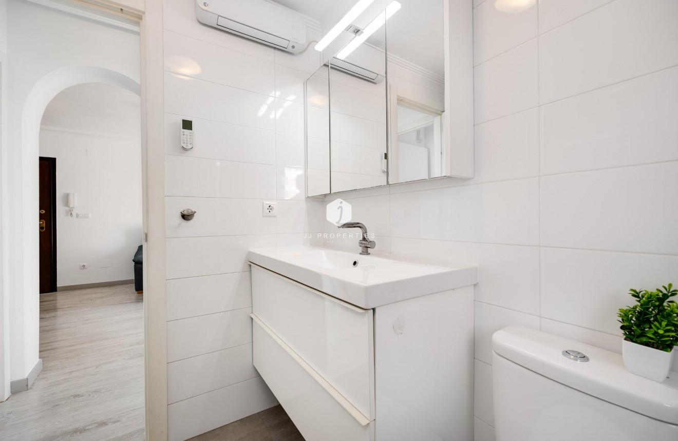 Aus zweiter Hand - Bungalow -
Torrevieja - aguas nuevas