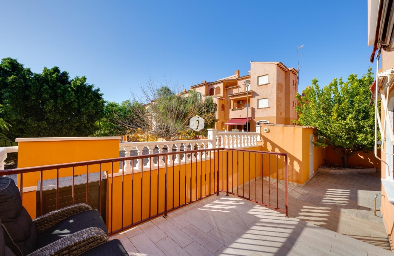 Aus zweiter Hand - Bungalow -
Torrevieja - aguas nuevas