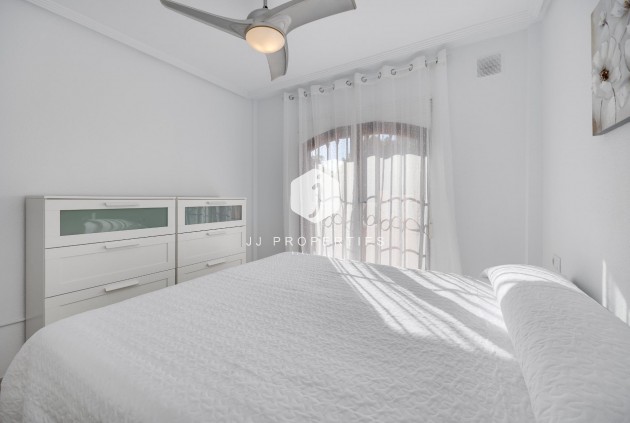 Aus zweiter Hand - Bungalow -
Torrevieja - aguas nuevas