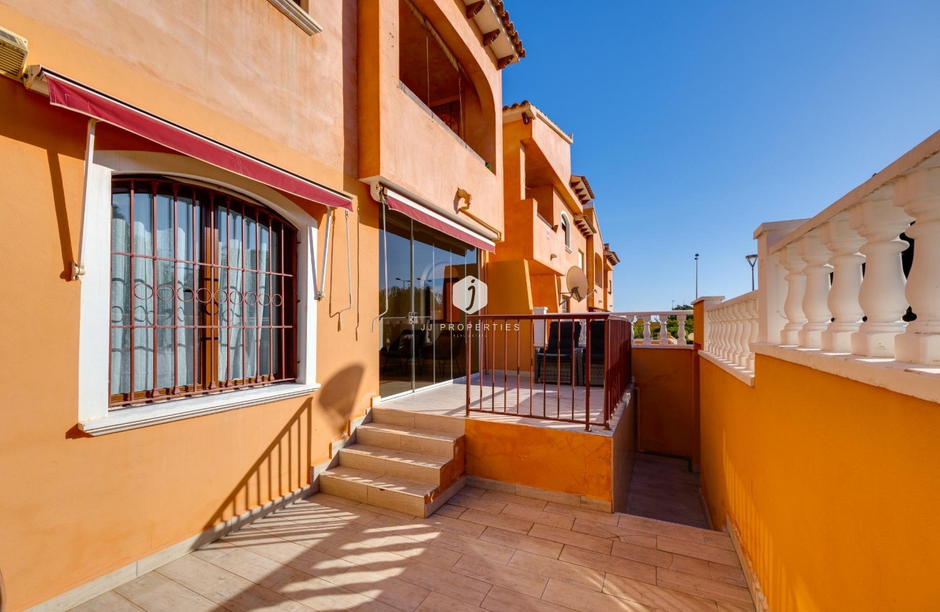 Aus zweiter Hand - Bungalow -
Torrevieja - aguas nuevas