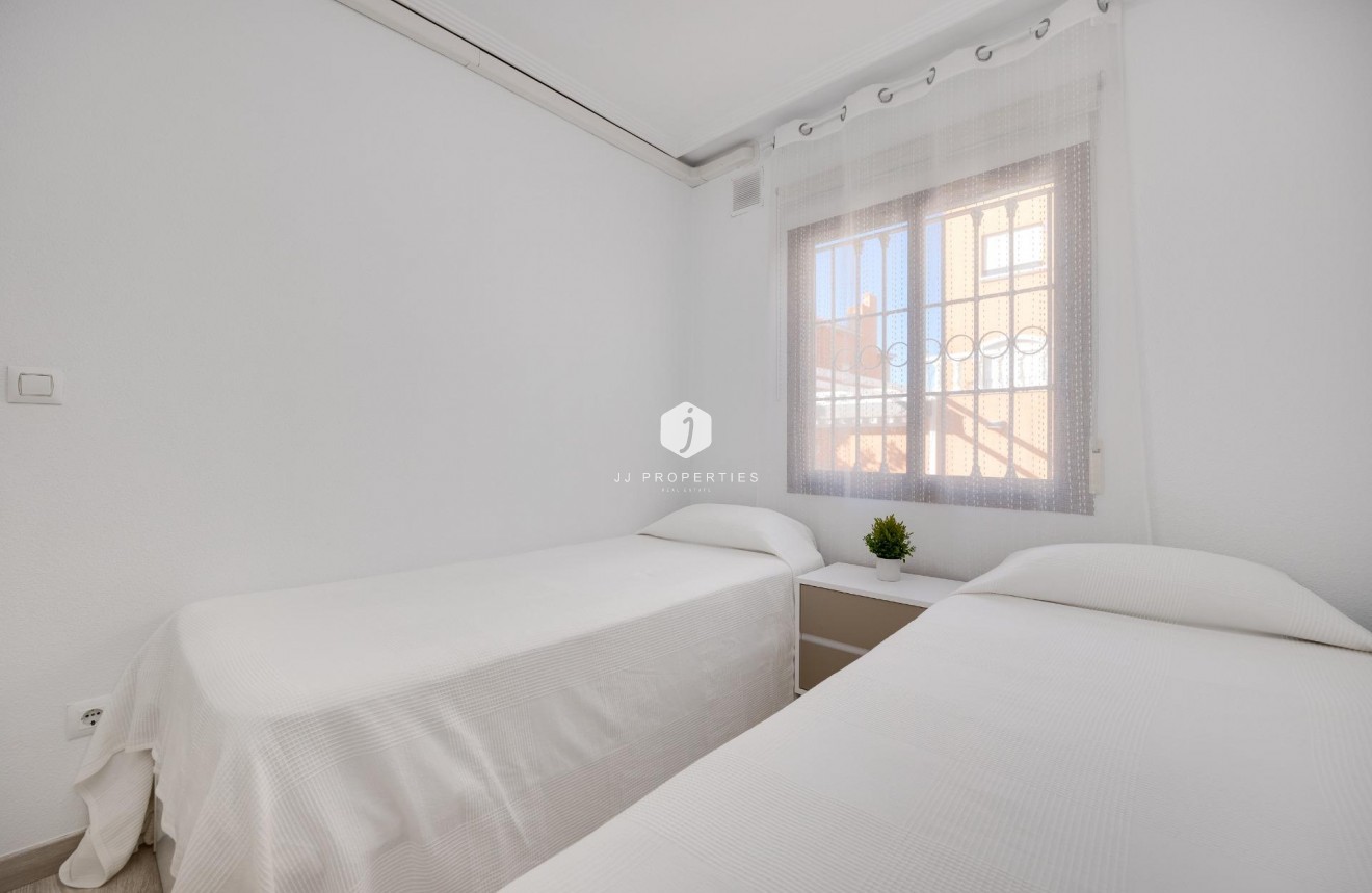 Aus zweiter Hand - Bungalow -
Torrevieja - aguas nuevas