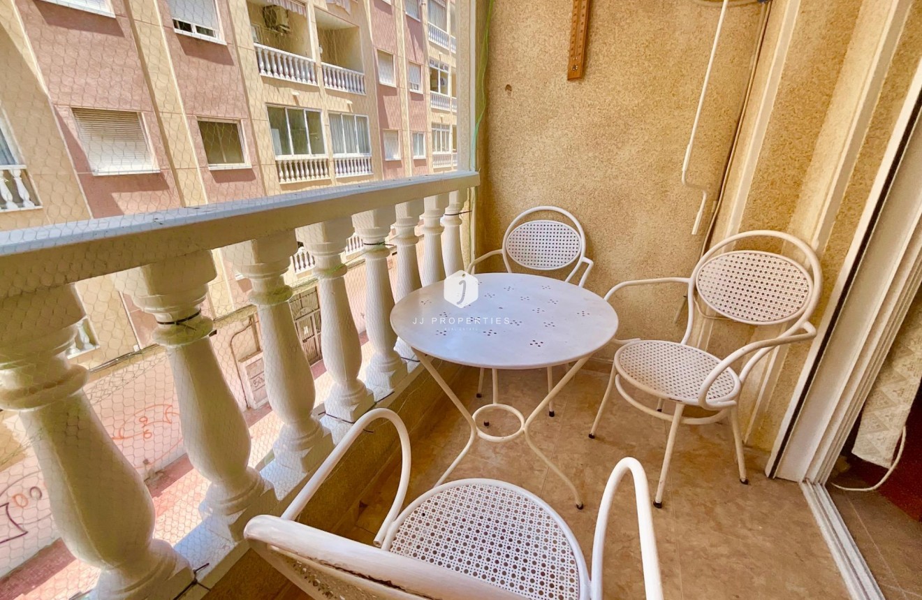 Aus zweiter Hand - Wohnung -
Torrevieja - Centro