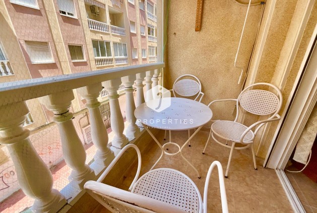 Aus zweiter Hand - Wohnung -
Torrevieja - Centro