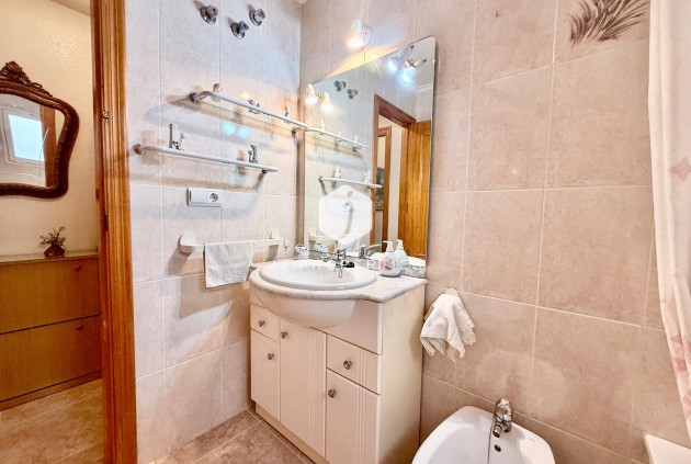 Aus zweiter Hand - Wohnung -
Torrevieja - Centro