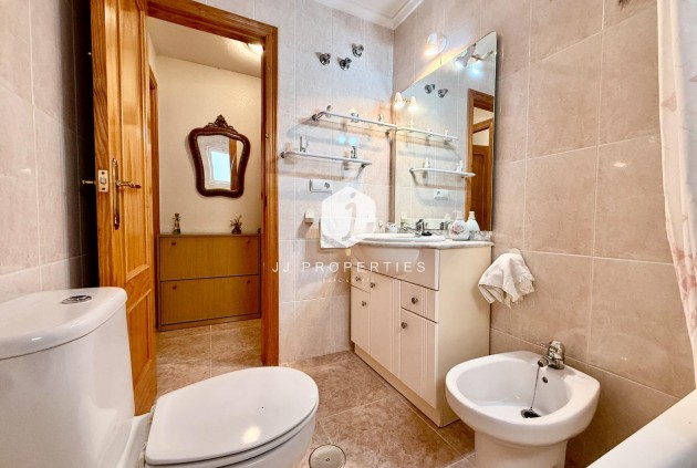 Aus zweiter Hand - Wohnung -
Torrevieja - Centro