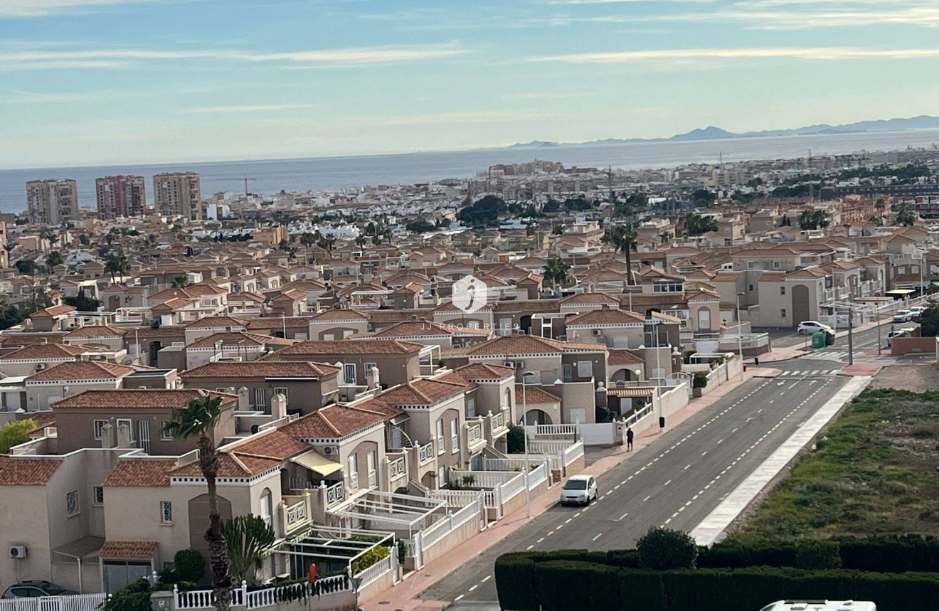 Aus zweiter Hand - Wohnung -
Torrevieja - aguas nuevas