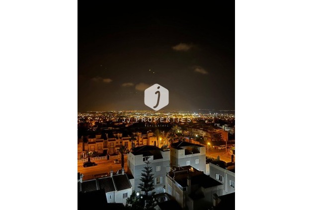 Aus zweiter Hand - Wohnung -
Torrevieja - aguas nuevas