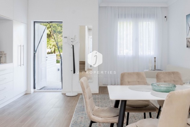 Z drugiej ręki - Szalet -
Orihuela Costa - Costa Blanca