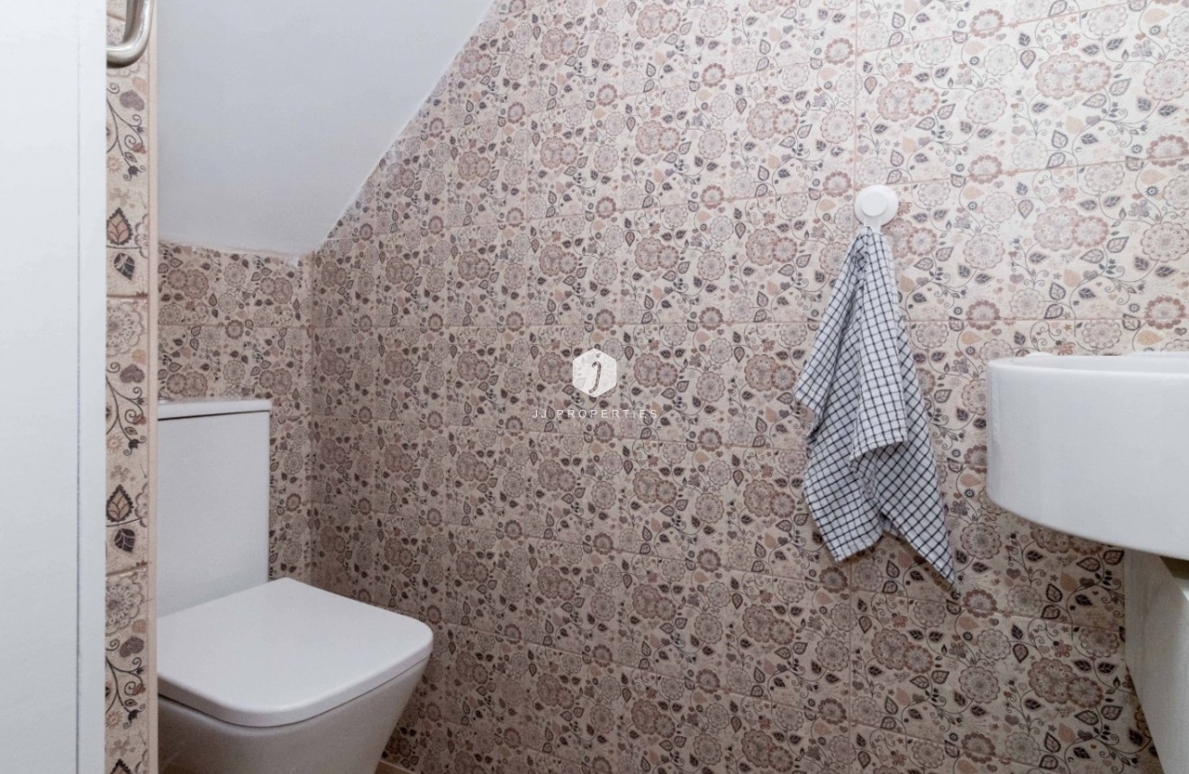 Z drugiej ręki - Szalet -
Orihuela Costa - Costa Blanca