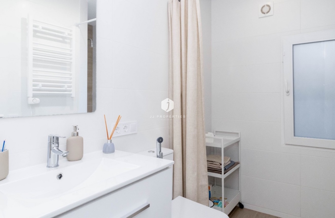 Z drugiej ręki - Szalet -
Orihuela Costa - Costa Blanca