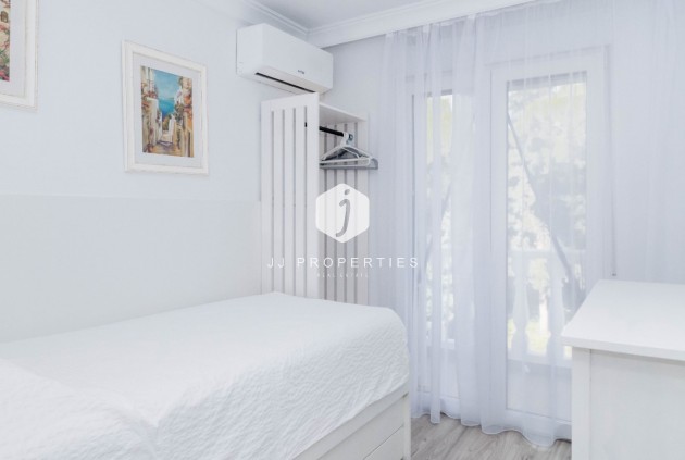 Z drugiej ręki - Szalet -
Orihuela Costa - Costa Blanca