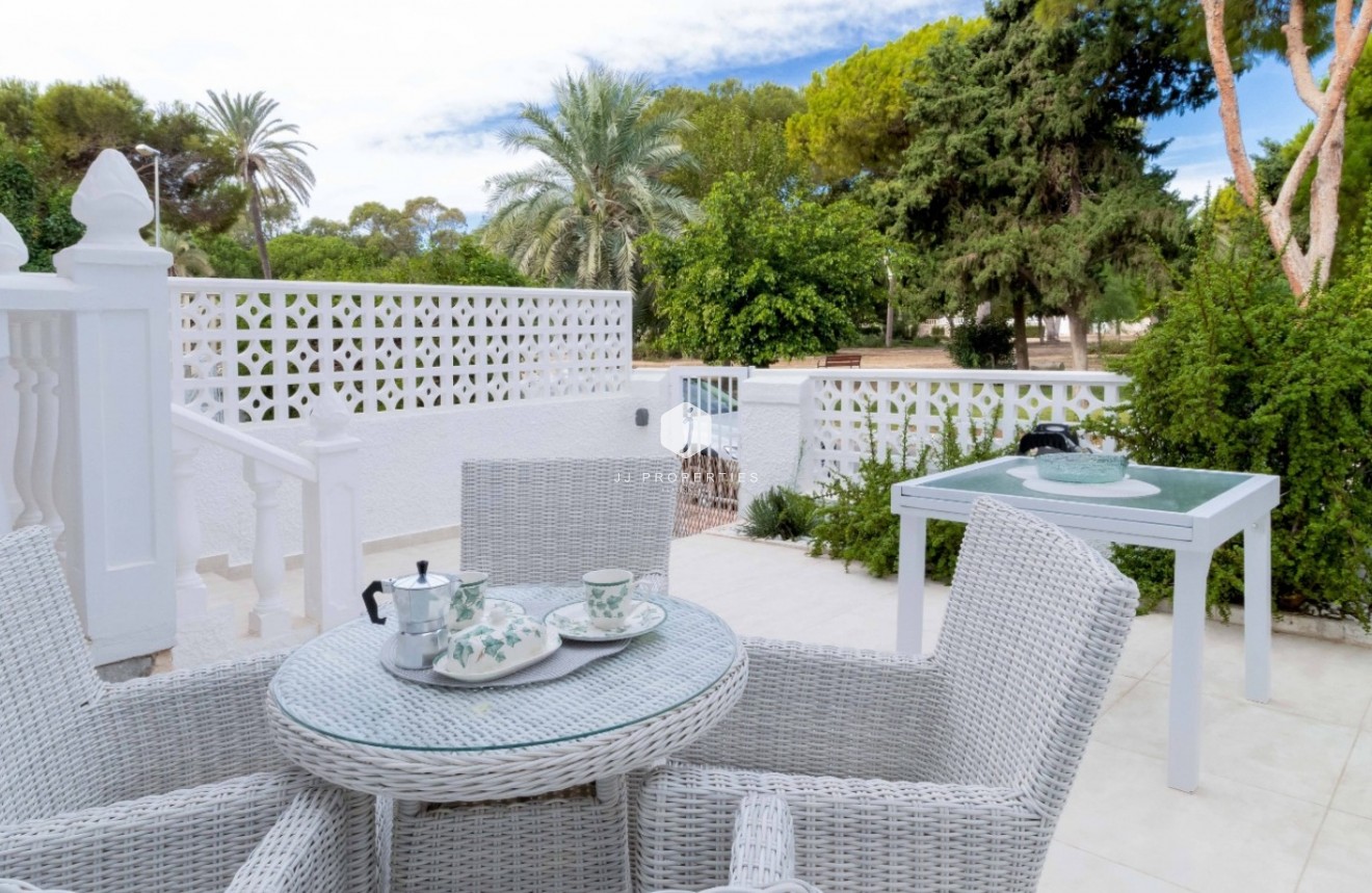 Z drugiej ręki - Szalet -
Orihuela Costa - Costa Blanca