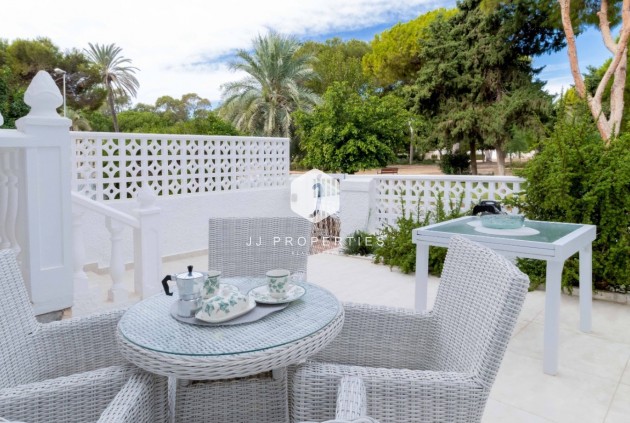 Z drugiej ręki - Szalet -
Orihuela Costa - Costa Blanca