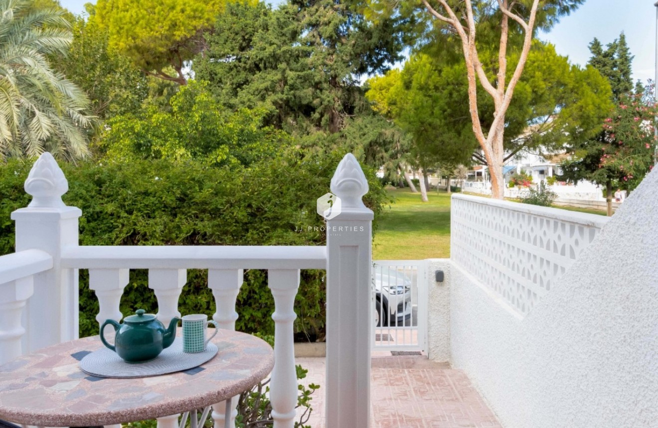 Z drugiej ręki - Szalet -
Orihuela Costa - Costa Blanca