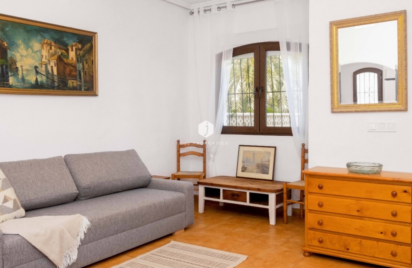 Z drugiej ręki - Szalet -
Orihuela Costa - Costa Blanca